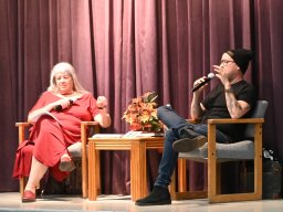 lloyd_reads_026